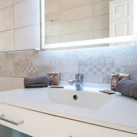 Apartment Tranquil 2br Coastal Bliss Benalmadena
